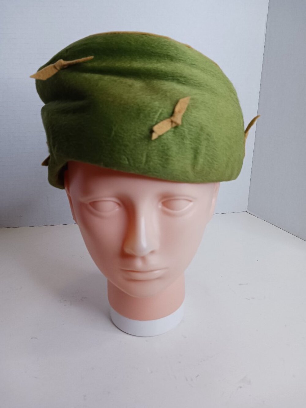Vintage Faux Suede Green Fascinator Derby Skull Cap Church Hat